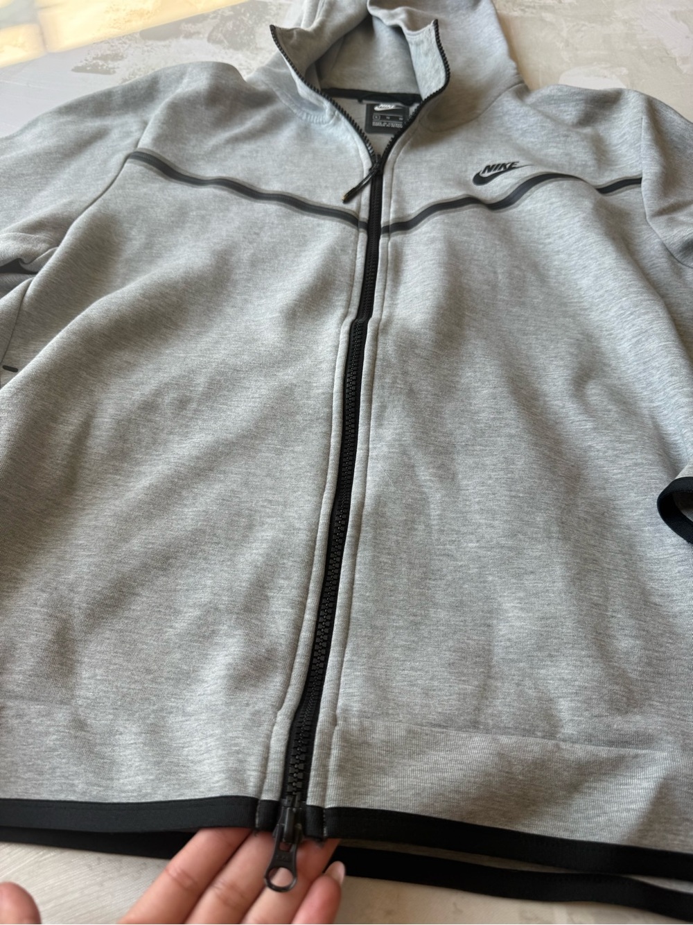 Nike Men’s Gray Full-Zip Performance Hoodie Jacket - Picture 4 of 5